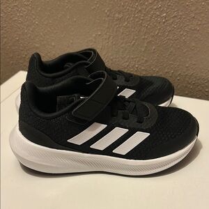 NWOT Adidas Kids Black Running Shoes Size 11